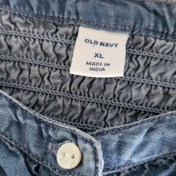 Old Navy Lyocell Chambray Botton Down Top - Picture 3 of 10